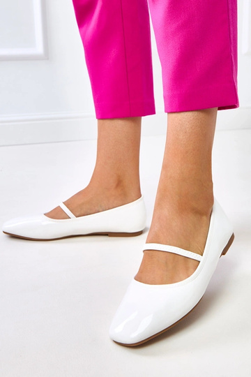 Ballerines blanches laquées... 2