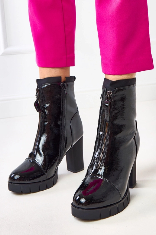 Bottines laquées noires à talon Sasa