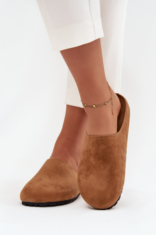 Chaussons Sabots Féminin avec une plateforme marron Sylviane Chaussons Sabots Féminin avec une plateforme marron Sylviane