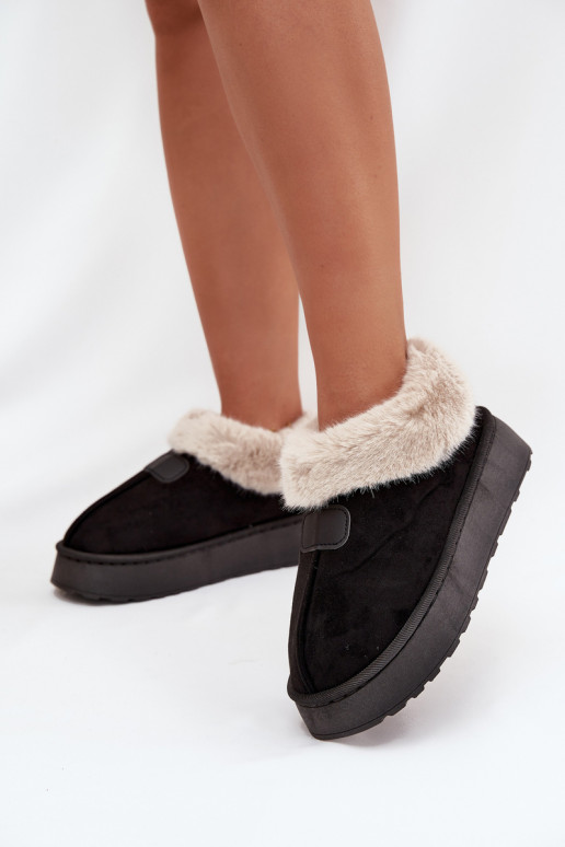 Bottes de neige Féminin avec une plateforme avec un manteau de fourrure couleur noire Calyra Bottes de neige Féminin avec une plateforme avec un manteau de fourrure couleur noire Calyra
