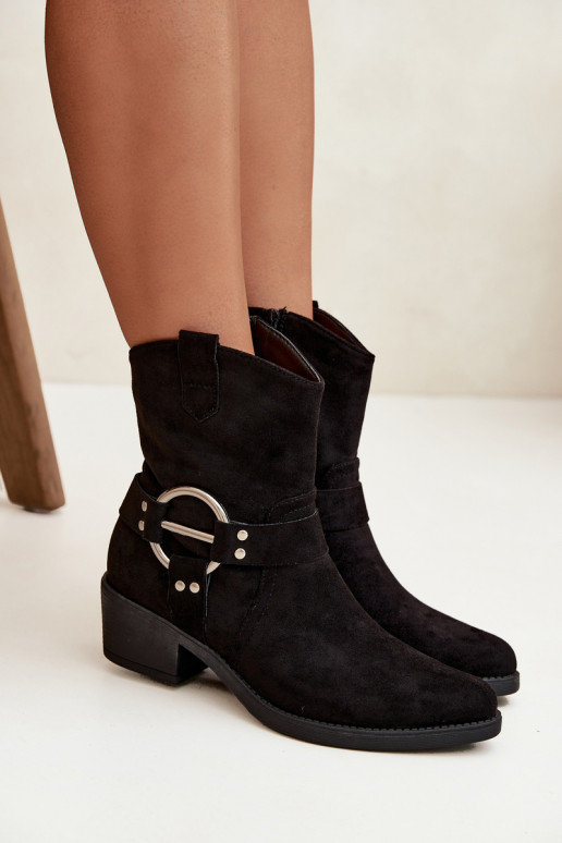 bottes style coÀboy Féminin avec des talons Avec des décorations Detalem couleur noire Halivine