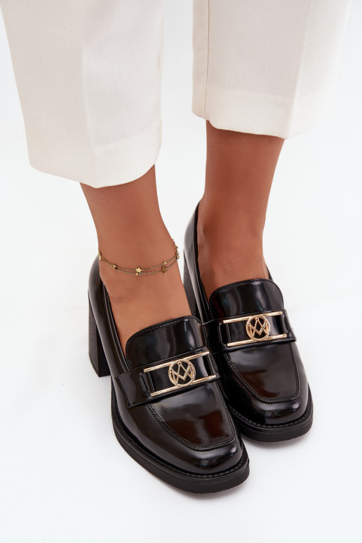 chaussures Féminin avec des talons Ze couleur doréem Detalem couleur noire Privelle chaussures Féminin avec des talons Ze couleur doréem Detalem couleur noire Privelle