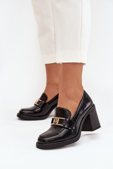 chaussures Féminin avec des talons Ze couleur doréem Detalem couleur noire Privelle 2
