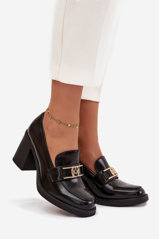 chaussures Féminin avec des talons Ze couleur doréem Detalem couleur noire Privelle chaussures Féminin avec des talons Ze couleur doréem Detalem couleur noire Privelle