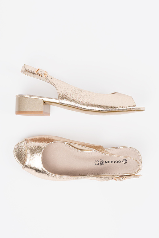 Sandales dorées à talons bas Sandales dorées à talons bas