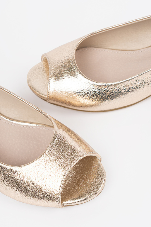 Sandales dorées à talons bas Sandales dorées à talons bas