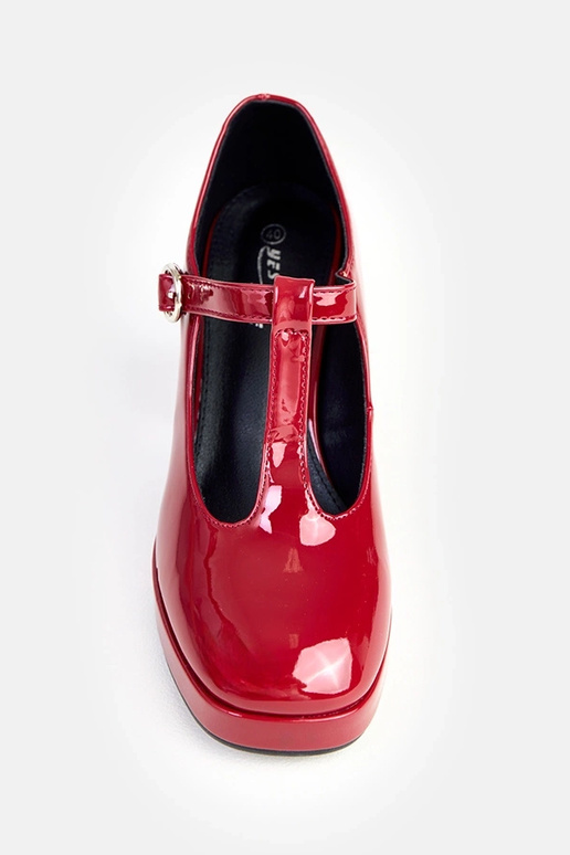 Bottines bordeaux à talon colonne... Bottines bordeaux à talon colonne...