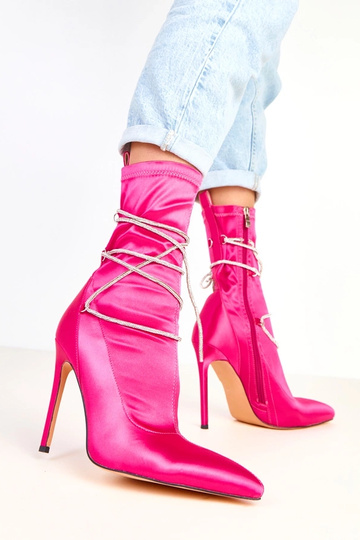 Bottines roses satinées à talon ornées de zirconiums Tolnai