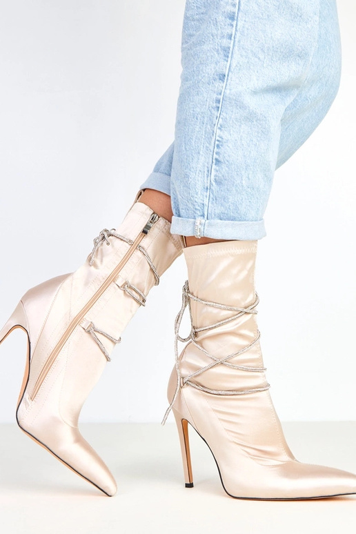 Bottines champagne satinées à talon...