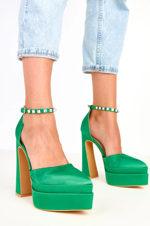 Escarpins verts à plateforme avec... Escarpins verts à plateforme avec...