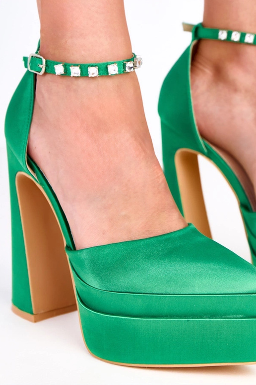 Escarpins verts à plateforme avec... Escarpins verts à plateforme avec...