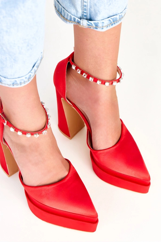 Escarpins rouges à plateforme avec... Escarpins rouges à plateforme avec...