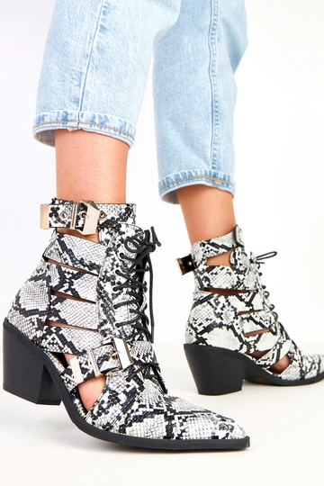 Bottines noir et blanc à talon colonne lacées avec découpes Verica 2