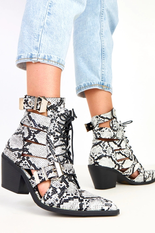 Bottines noir et blanc à talon...