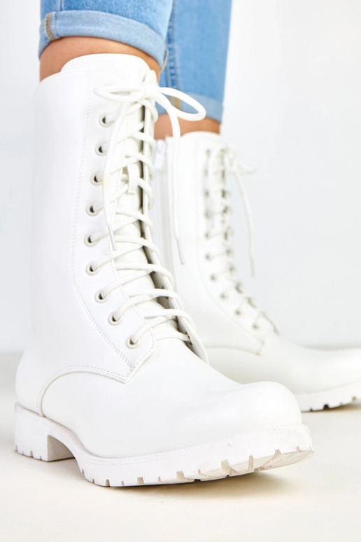 Bottes blanches à petit talon avec...