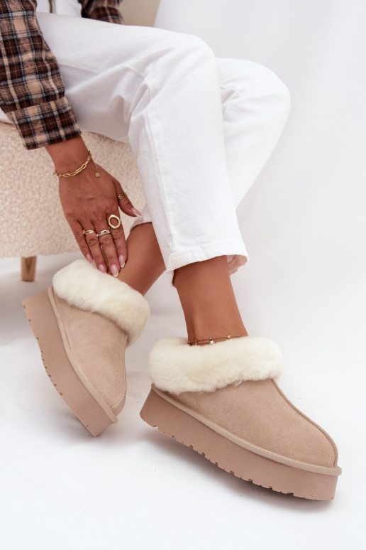 Peau en daim Bottes de neige Féminin avec un manteau de fourrure beige Mivelle