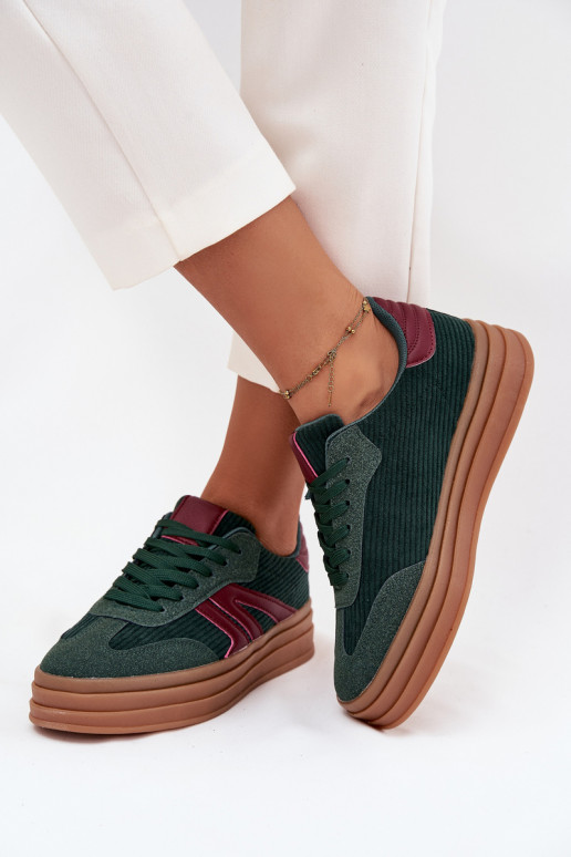 Velours Chaussures modèle baskets Féminin avec une plateforme couleur verte Skye Velours Chaussures modèle baskets Féminin avec une plateforme couleur verte Skye