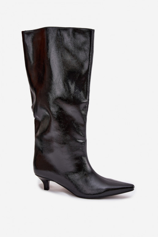 avec effet vernis bottes pour femmes Sur un talon bas couleur noire Mireva