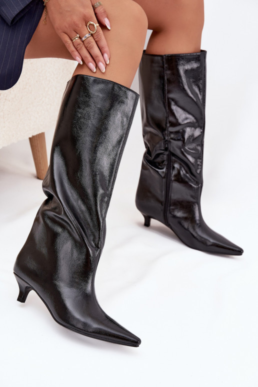 avec effet vernis bottes pour femmes Sur un talon bas couleur noire Mireva