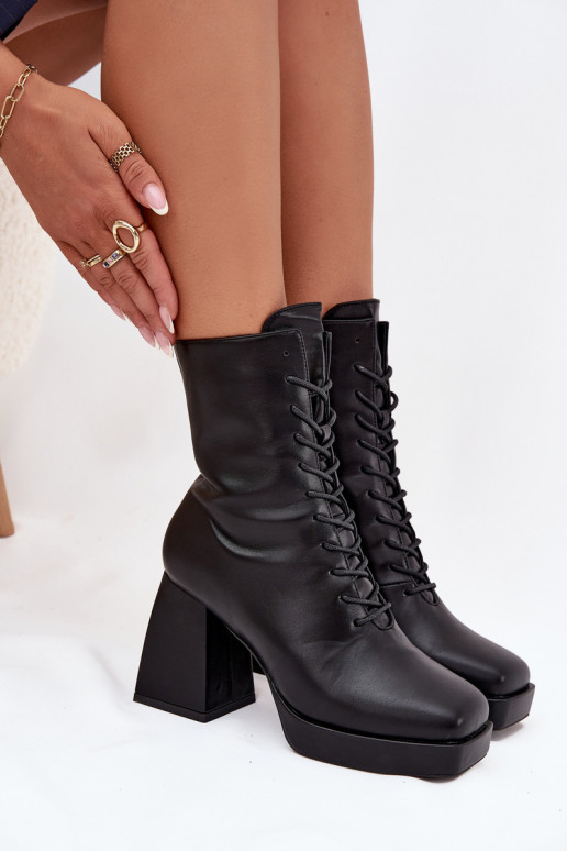 Bottes pour femmes réchauffer avec des talons Avec une dentelle couleur noire Juvina Bottes pour femmes réchauffer avec des talons Avec une dentelle couleur noire Juvina
