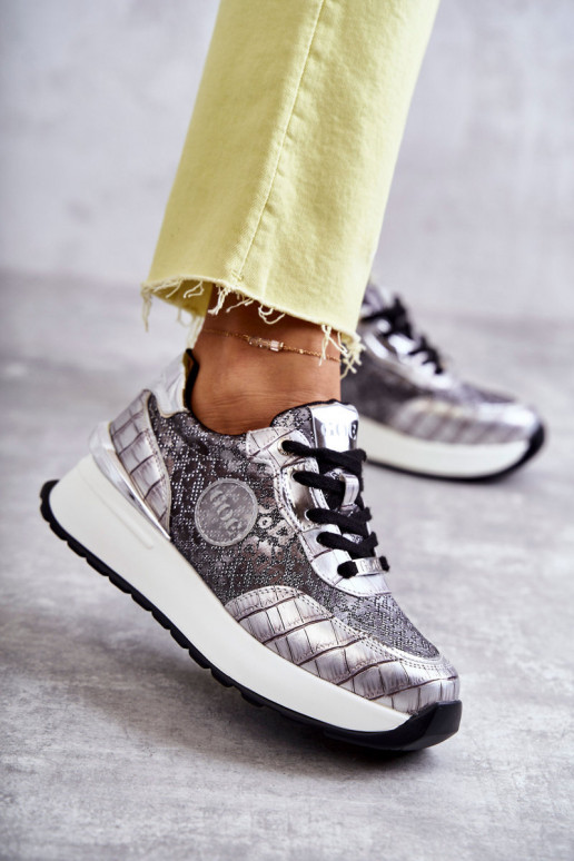 Féminin baskets Sur un coin GOE KK2N4083 couleur argent Féminin baskets Sur un coin GOE KK2N4083 couleur argent