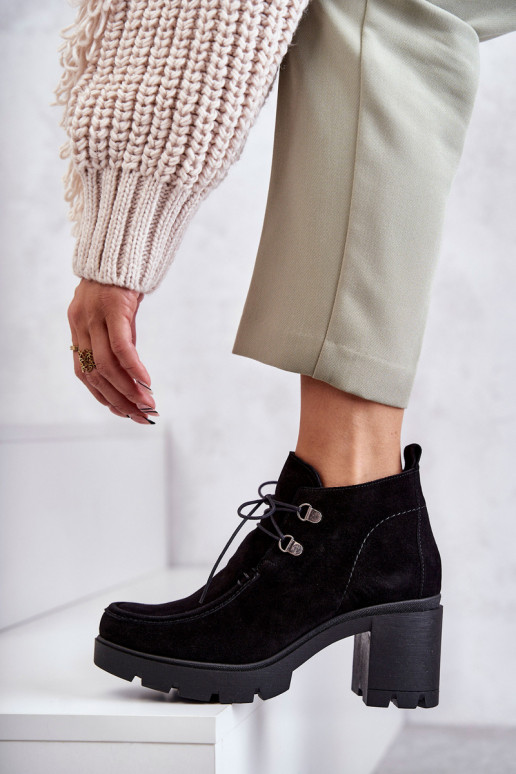 Féminin Chaussures en daim avec des sangles couleur noire Lemar Il fautrianne Féminin Chaussures en daim avec des sangles couleur noire Lemar Il fautrianne