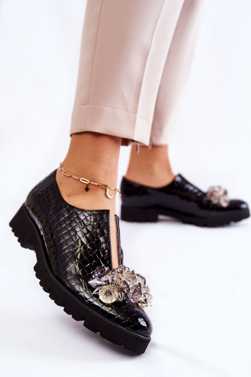 Style élégant avec effet vernis chaussures avec des ornements  couleur noire Cindy Style élégant avec effet vernis chaussures avec des ornements  couleur noire Cindy