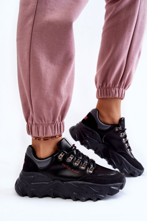 Féminin Chaussures modèle baskets avec une plateforme Cross Jeans KK2R4073C couleur noire Féminin Chaussures modèle baskets avec une plateforme Cross Jeans KK2R4073C couleur noire