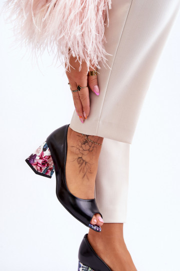 Peau Chaussures avec des talons décorés LeÀski Shoes 2608/K couleur noire 2