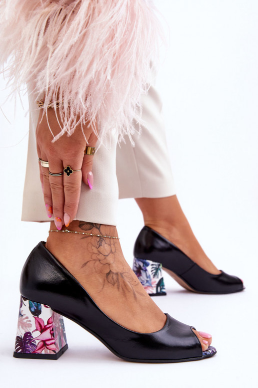 Peau Chaussures avec des talons décorés LeÀski Shoes 2608/K couleur noire