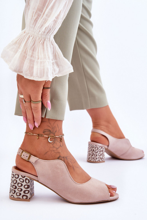 Féminin Sandales en daim avec des talons Il fautciejka 05870-04 beige Féminin Sandales en daim avec des talons Il fautciejka 05870-04 beige