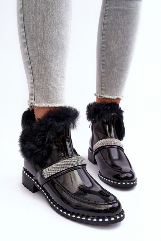 Faible Bottes avec effet vernis avec un manteau de fourrure Et la décoration S.Barski MR870-74 couleur noire Faible Bottes avec effet vernis avec un manteau de fourrure Et la décoration S.Barski MR870-74 couleur noire