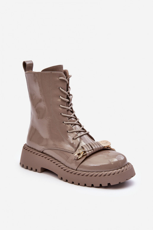 Féminin avec effet vernis Bottines de travail avec des ornements beige S.Barski MR870-67 Féminin avec effet vernis Bottines de travail avec des ornements beige S.Barski MR870-67