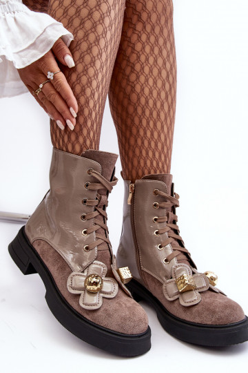 À la mode Féminin Bottes avec fermetures éclair avec de beaux détails D&A MR870-76 gris-marron