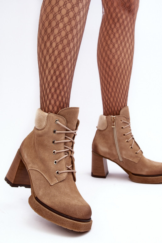 Bottes en daim avec des lacets avec des talons beige Lemar Flomes