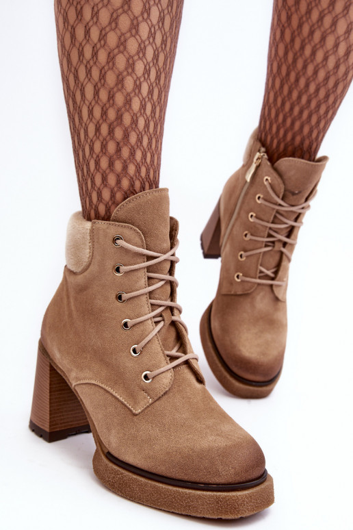 Bottes en daim avec des lacets avec des talons beige Lemar Flomes