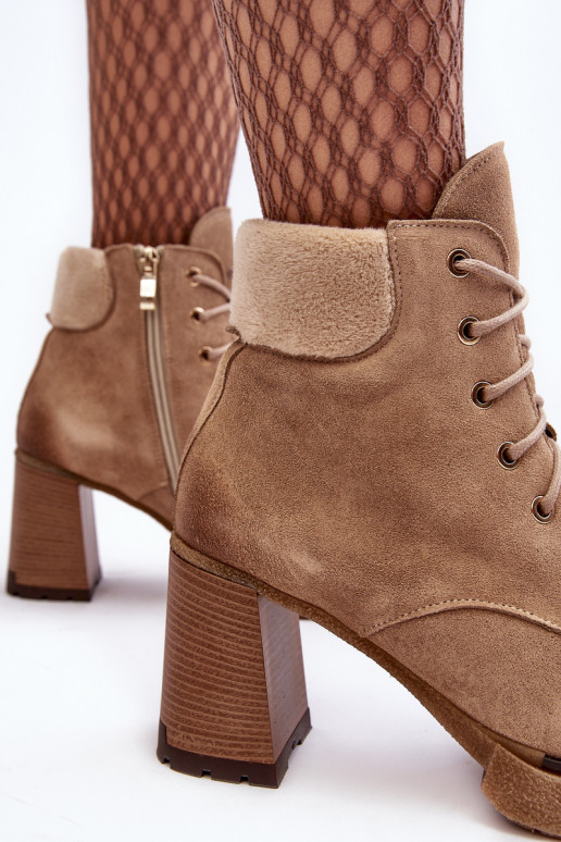 Bottes en daim avec des lacets avec des talons beige Lemar Flomes