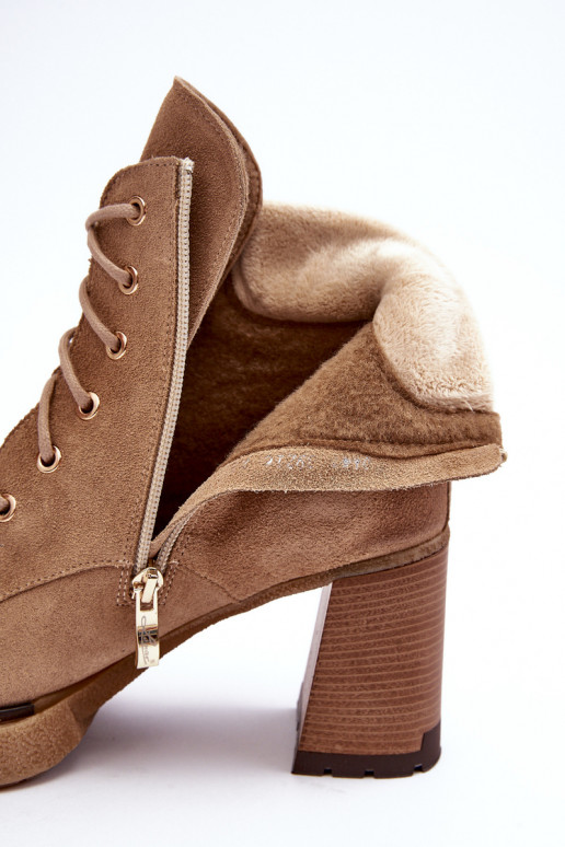 Bottes en daim avec des lacets avec des talons beige Lemar Flomes