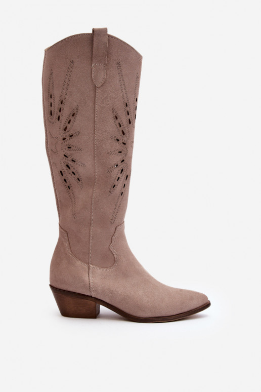 Zazoo 2909 en daim bottes avec des éléments ajourés Sur un talon bas beige Zazoo 2909 en daim bottes avec des éléments ajourés Sur un talon bas beige
