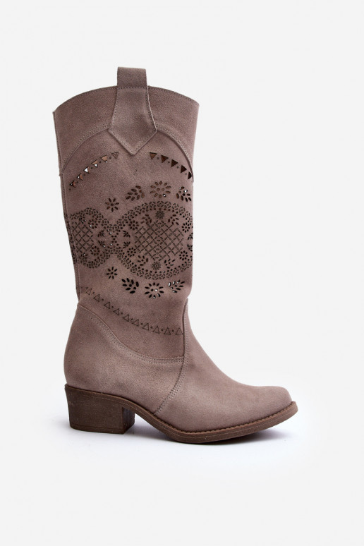 Zazoo 4043 en daim bottes Sur un talon bas avec des éléments ajourés couleur cappuccino Zazoo 4043 en daim bottes Sur un talon bas avec des éléments ajourés couleur cappuccino