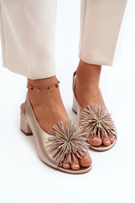 Sandales pour femmes avec des ornements Laura Messi 2719 couleur dorée Sandales pour femmes avec des ornements Laura Messi 2719 couleur dorée