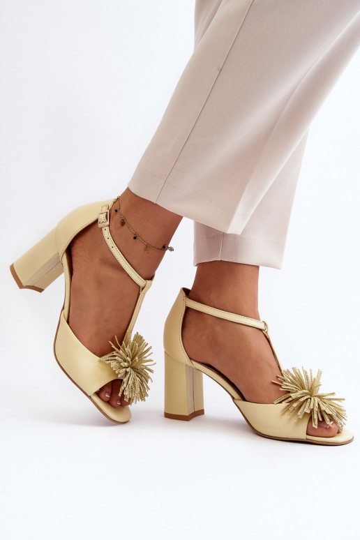 des sandales Peau avec des talons avec des ornements Laura Messi 2758 beige