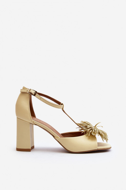 des sandales Peau avec des talons avec des ornements Laura Messi 2758 beige