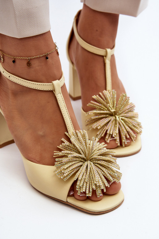 des sandales Peau avec des talons avec des ornements Laura Messi 2758 beige