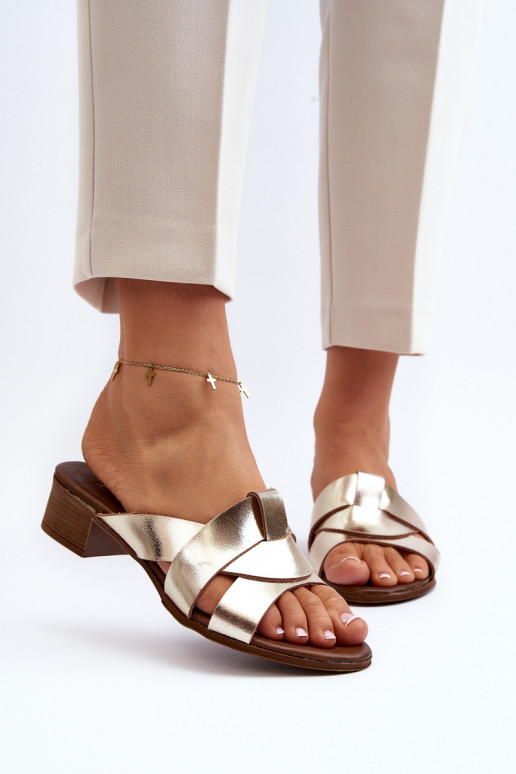 Zazoo 40236 Pantoufles en cuir Féminin Sur un talon bas couleur dorée Zazoo 40236 Pantoufles en cuir Féminin Sur un talon bas couleur dorée