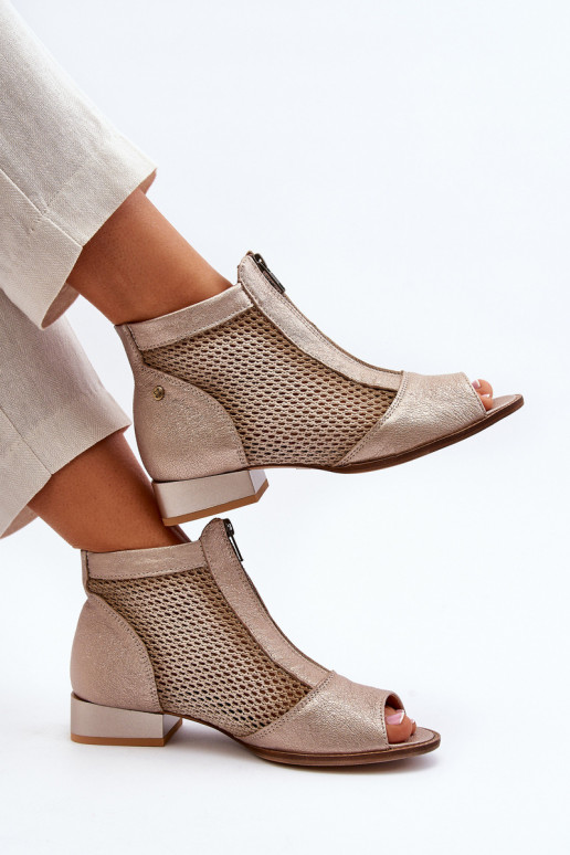 Peau Bottes pour femmes avec des talons largesOdkrytymi Palcami Il fautciejka 06413-25 couleur dorée