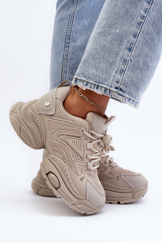 Chaussures modèle baskets avec des semelles massives à la mode GOE NN2N4046 beige Chaussures modèle baskets avec des semelles massives à la mode GOE NN2N4046 beige