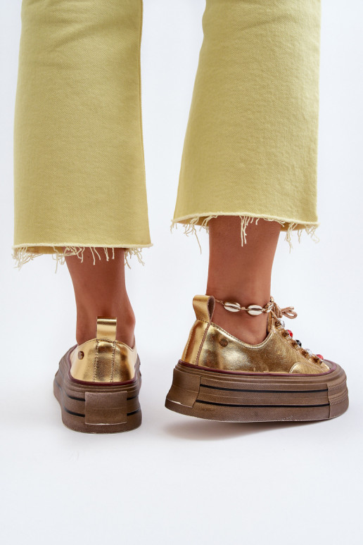 Chaussures de femme avec une plateforme GOE NN2N4055 couleur dorée