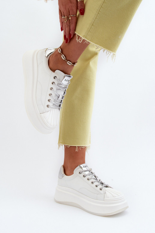 Peau Chaussures modèle baskets Féminin avec une plateforme GOE NN2N4033 couleur blanche Peau Chaussures modèle baskets Féminin avec une plateforme GOE NN2N4033 couleur blanche