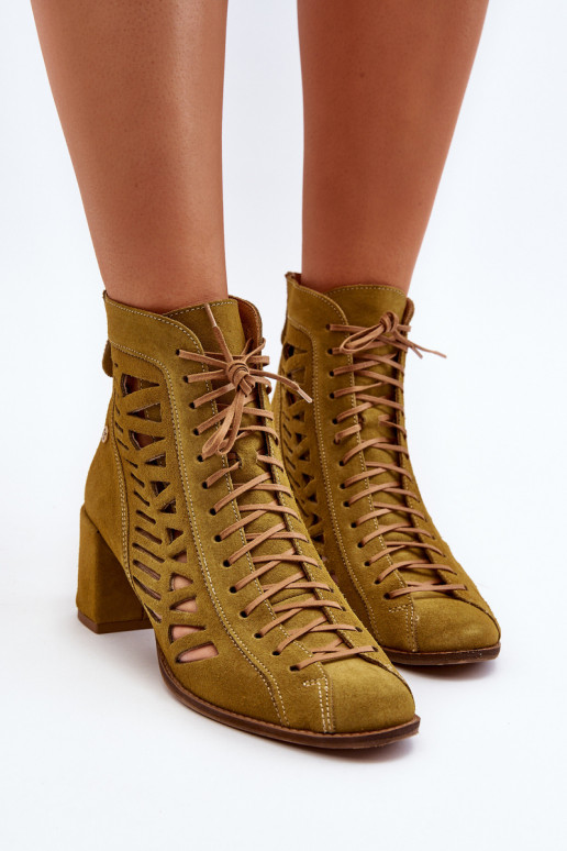Boots en daim ajourées Il fautciejka 05508-24 couleur verte Boots en daim ajourées Il fautciejka 05508-24 couleur verte